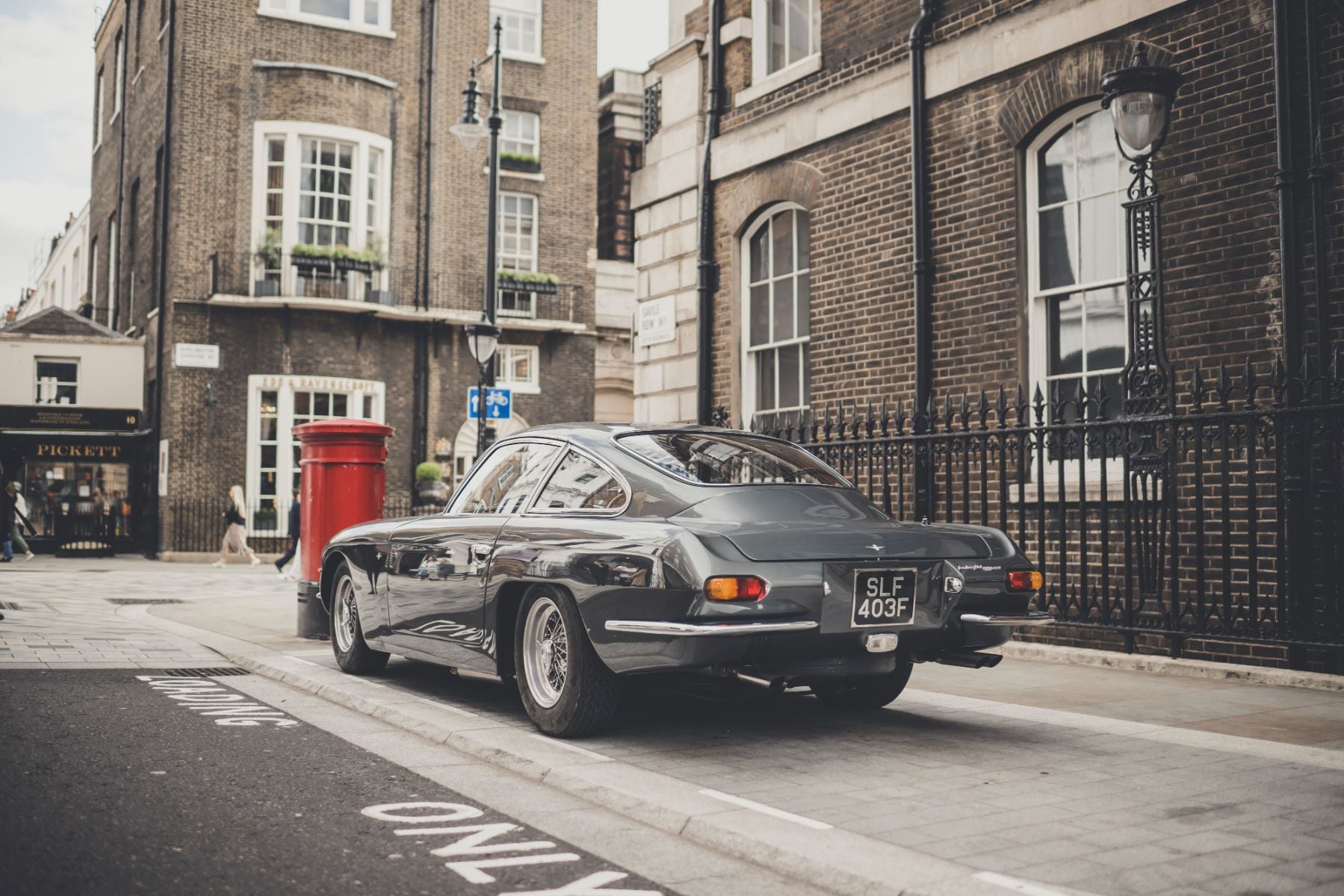 Lamborghini 400 GT 2+2