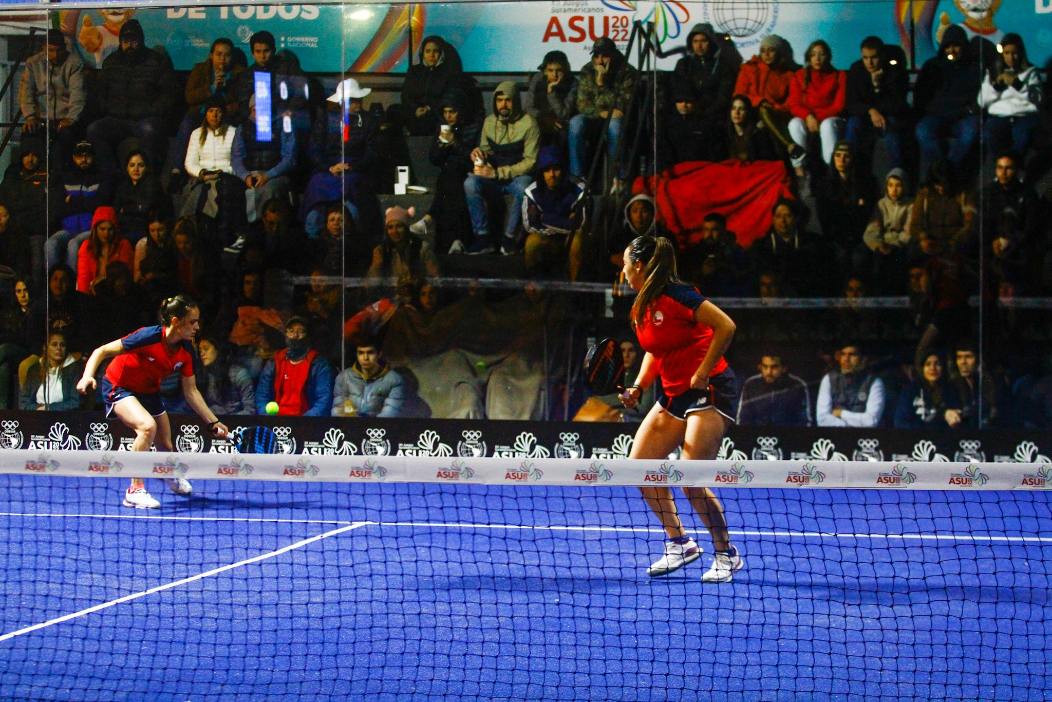 Giannina Minieri y Gabriela Roux, pádel