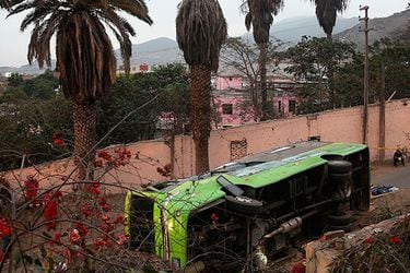 accidente bus perú, cerro san cristobal