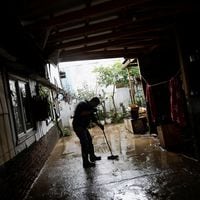 “Esto es trágico”: el angustioso relato de una residente de Curanilahue, la zona más afectada por las lluvias