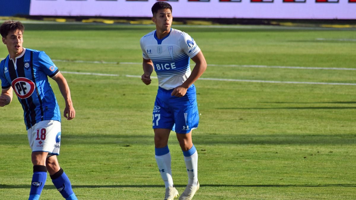 Alexander Aravena, con la camiseta de Universidad Católica.