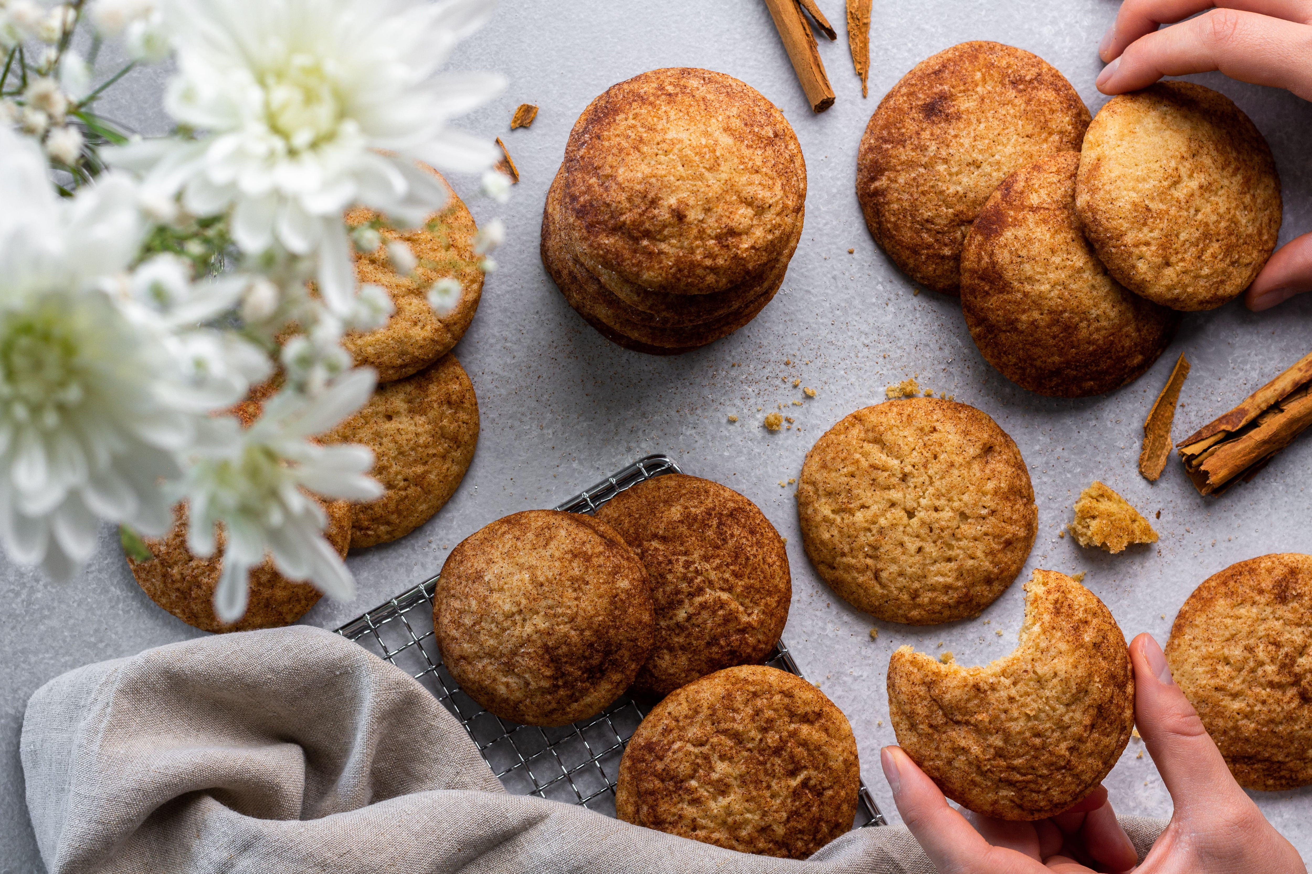 Cómo hacer galletas de canela y nuez moscada - La Tercera