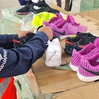 Aduanas intercepta millonario cargamento de zapatillas y repuestos de celulares falsificados en Iquique