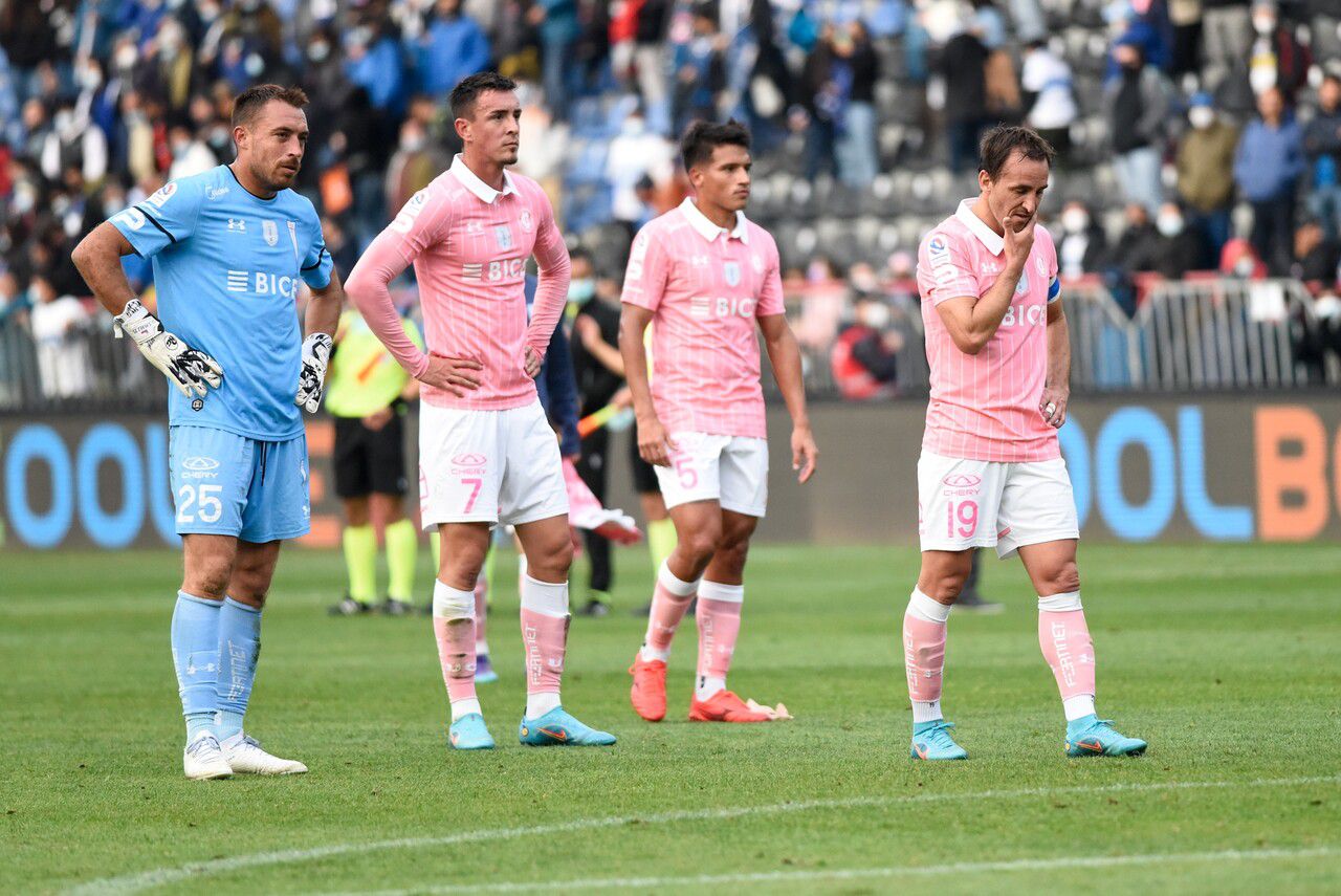 Universidad Católica cayó ante Huachipato y Paulucci se complica.