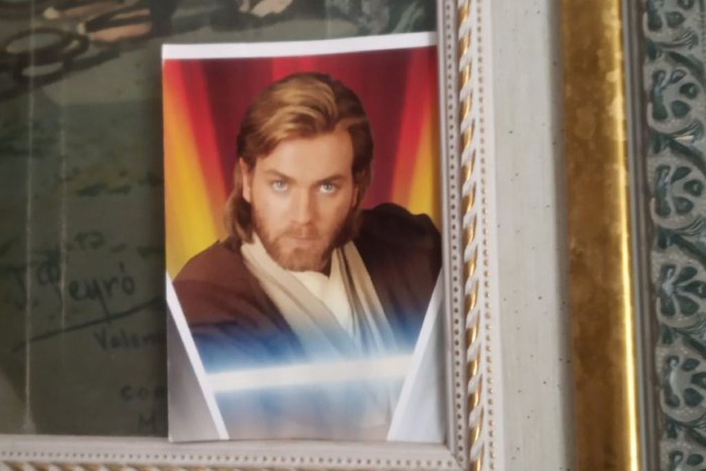 Abuelita Española Le Reza A Obi Wan Kenobi Jurando Que Es Un Santo La Cuarta 