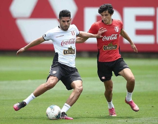 Pineau, entrenando con la selección peruana.