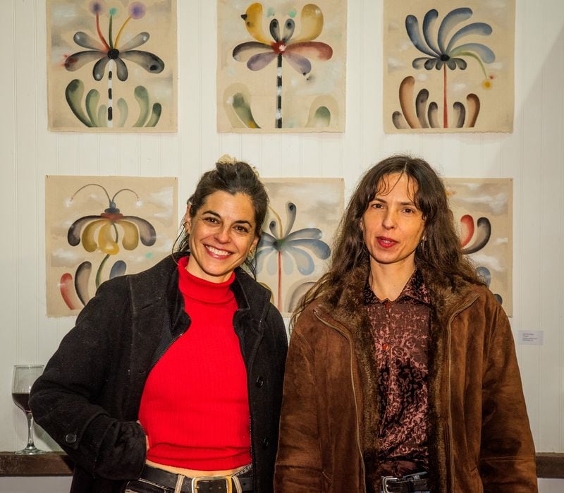 Catalina González, actriz, y Jacinta Kaiser, expositora.