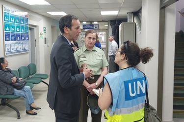 Observadores de la ONU visitaron a carabineras heridas por molotov