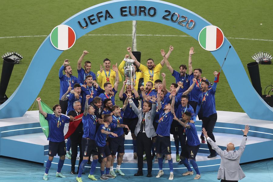 Terraplén pedir disculpas Inferior Y el fútbol se va a Roma: Italia se queda con la Eurocopa ante Inglaterra -  La Tercera