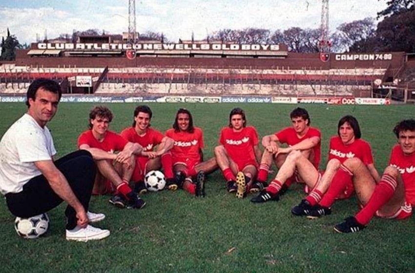 Bielsa en el Newell's de 1990, con pupilos como Pochettino y Berizzo.