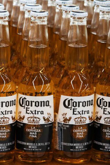 Estadounidenses evitan tomar cerveza Corona... debido al coronavirus - La  Tercera