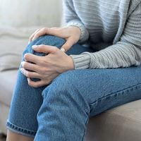 Frío y artrosis: por qué duelen las articulaciones en invierno (y cómo prevenirlo)