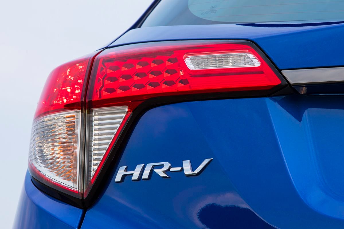 2019_Honda_HR_V_Sport_007.jpg