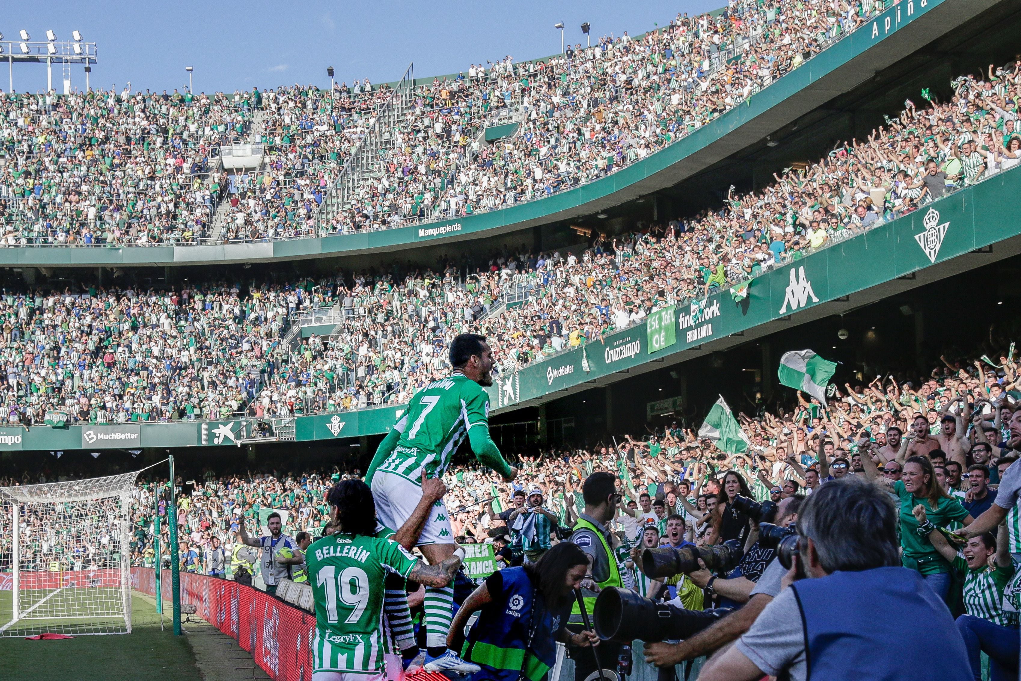 En España destacan la temporada del Betis pese a quedar sin opciones de acceder a la Champions.