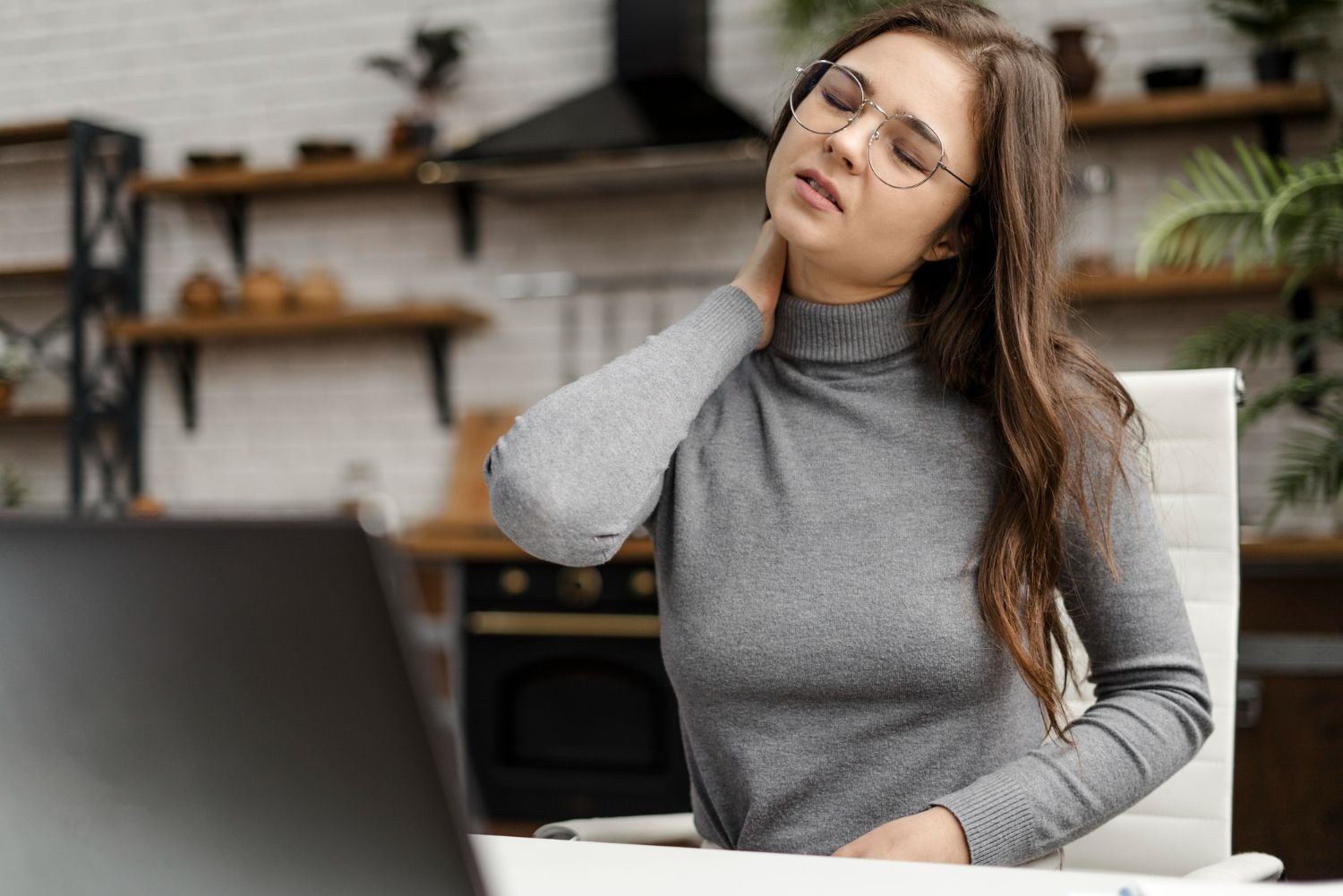 mala postura trabajo espalda cuello