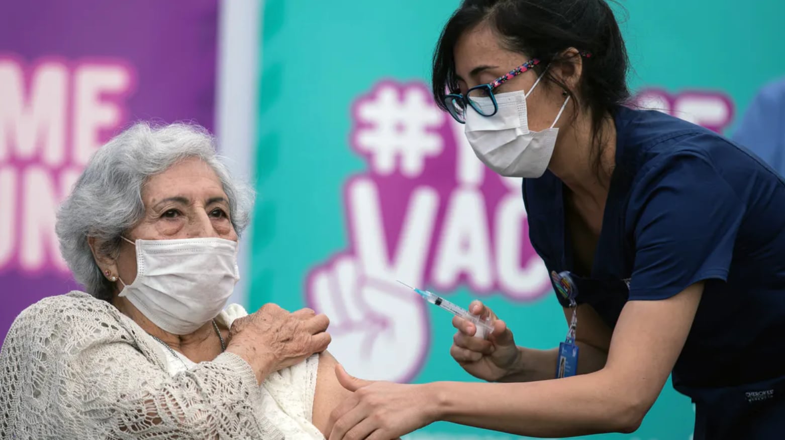 ¿Quién debe vacunarse? ¿Cuántas dosis? Lo que hay que saber del nuevo proceso de vacunación que parte hoy