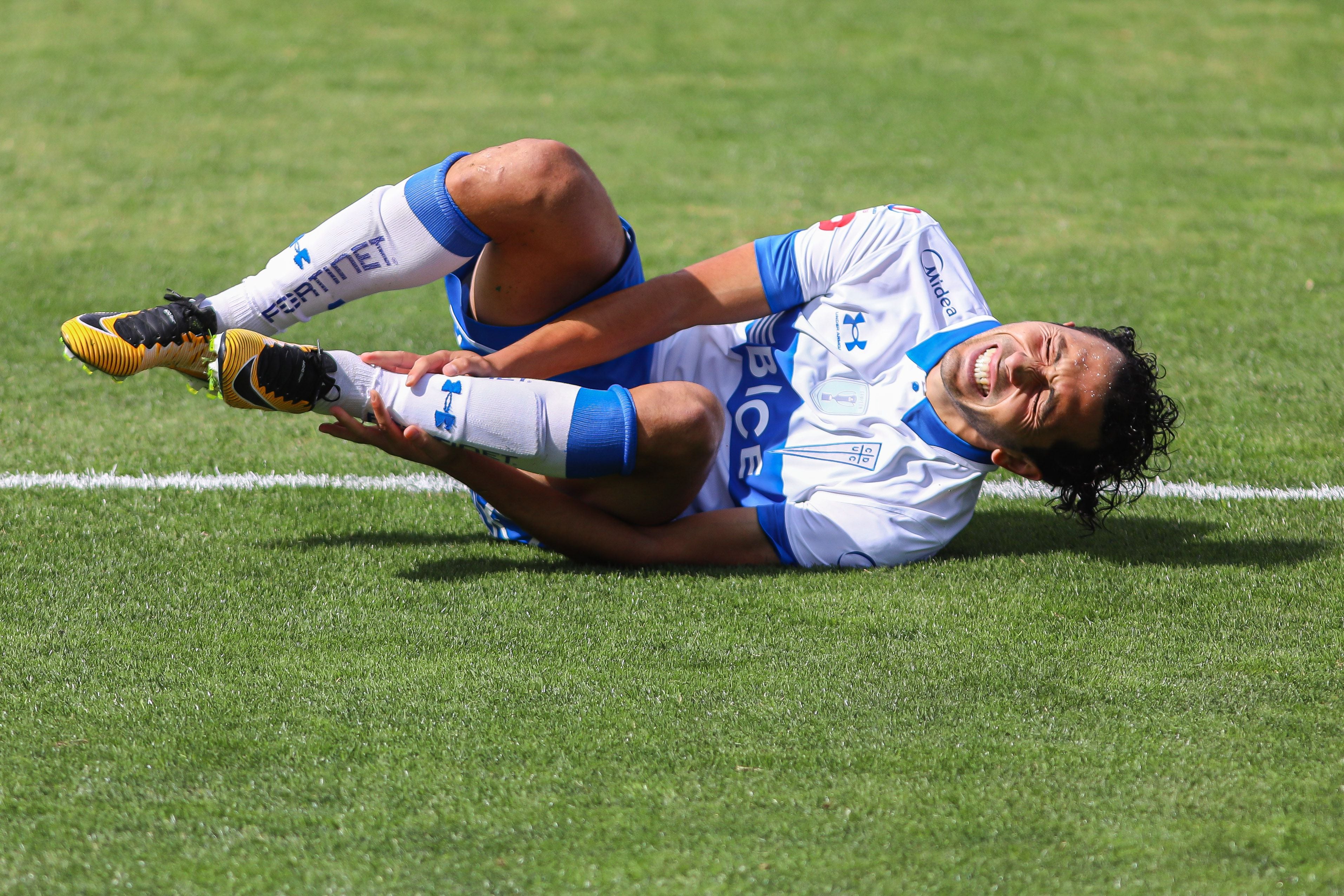 Cristian Cuevas se perderá el resto del año, tras romperse el ligamento cruzado anterior de la rodilla derecha.