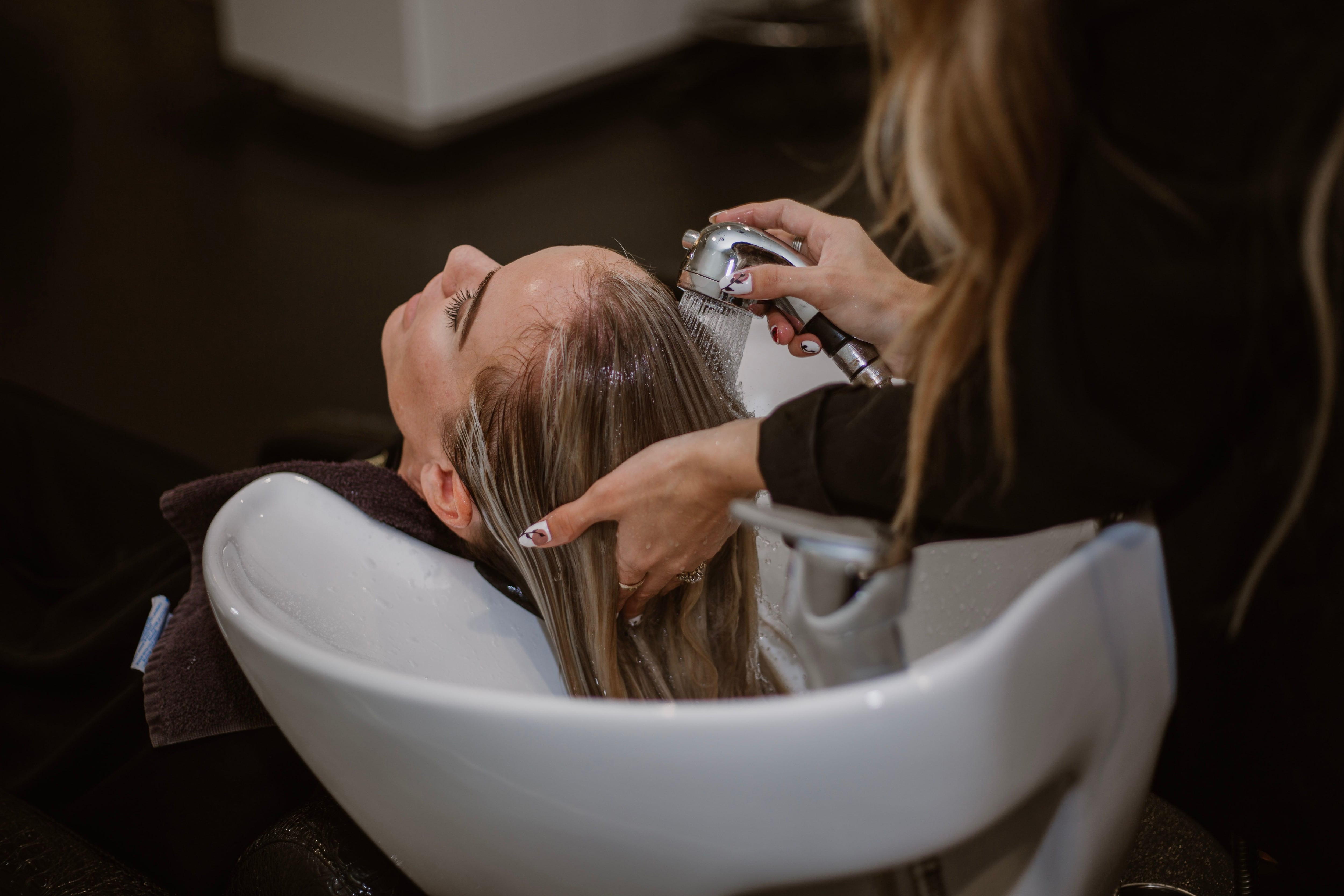 ¿Es malo lavarse el pelo todos los días?