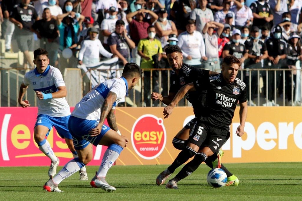 Colo Colo, en el duelo de la Supercopa, ante la UC.