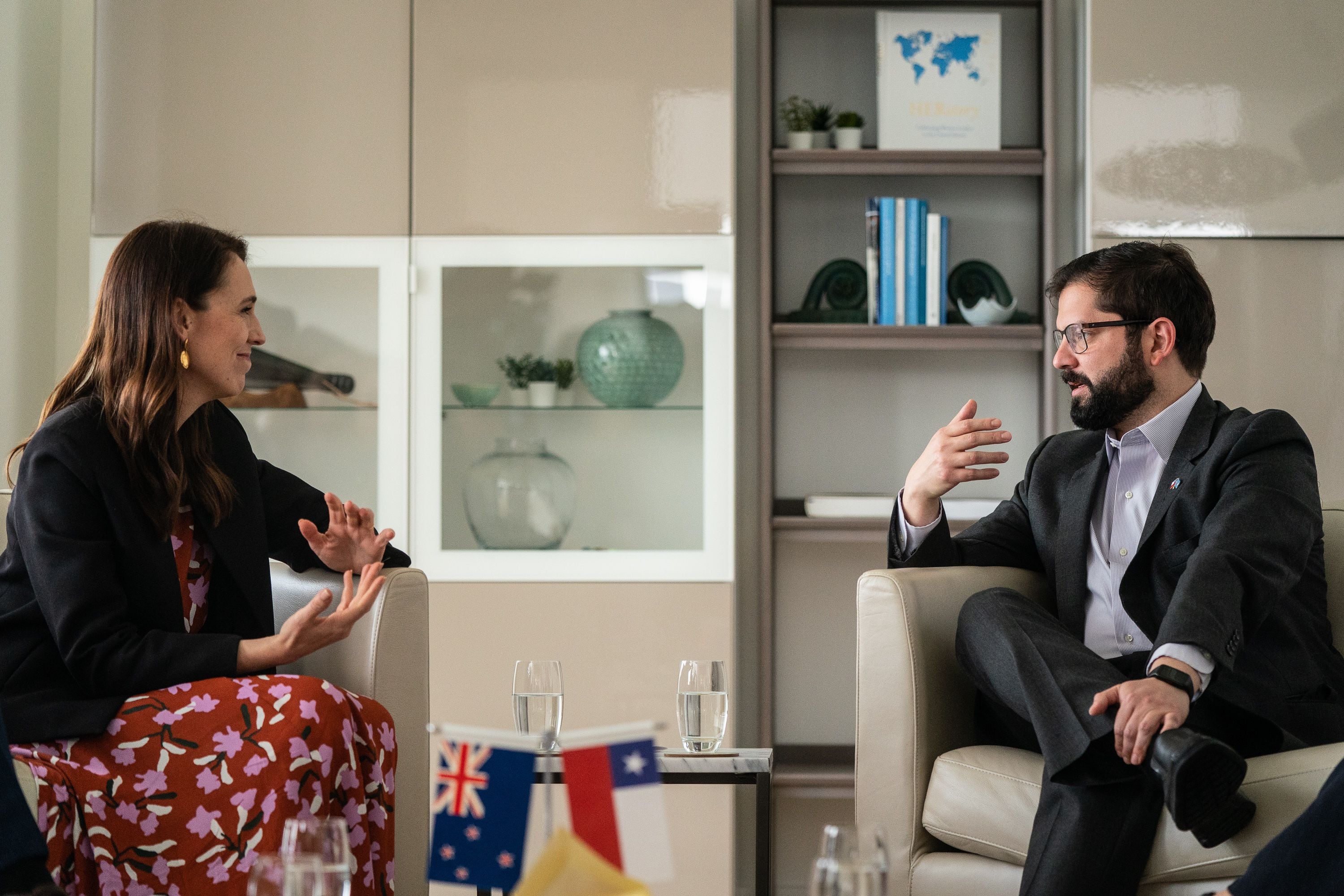 Gabriel Boric y Jacinda Ardern