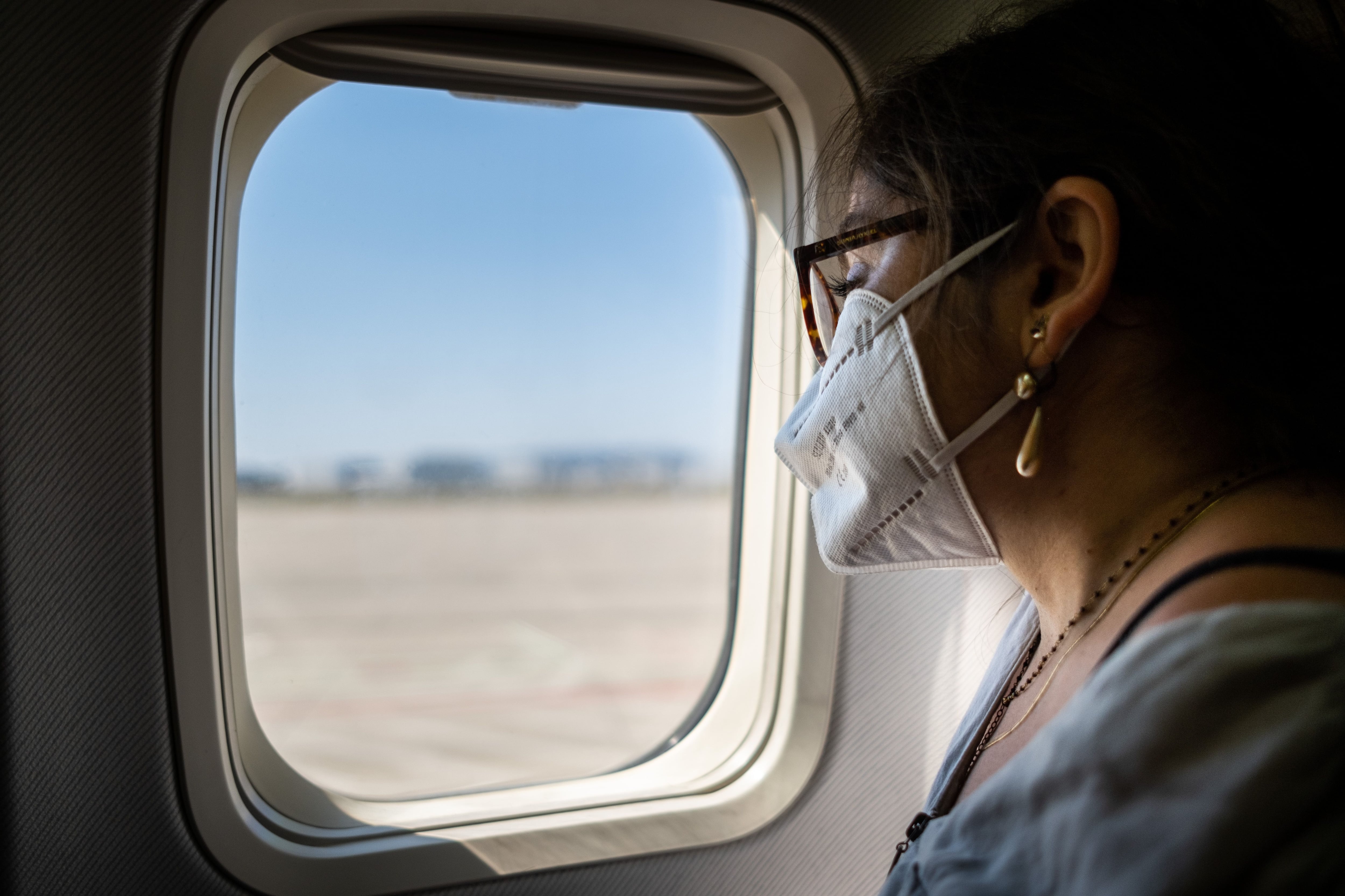 Mochila viral   El compartimento que usas mal en tu mochila de  cabina cuando viajas en avión