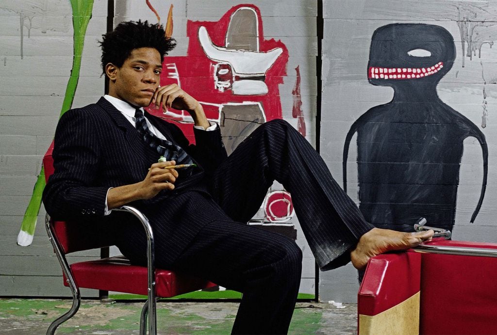 Jean-Michel Basquiat, el artista que pasó de grafitear en las calles de Nueva York a convertirse en el más valorado del mundo