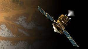 Recreación artística del Mars Reconnaissance Orbiter sobre Marte. Crédito: Nasa