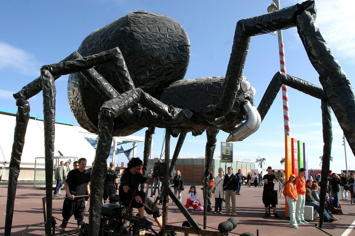 "Intectes": comunas y días del show de insectos gigantes