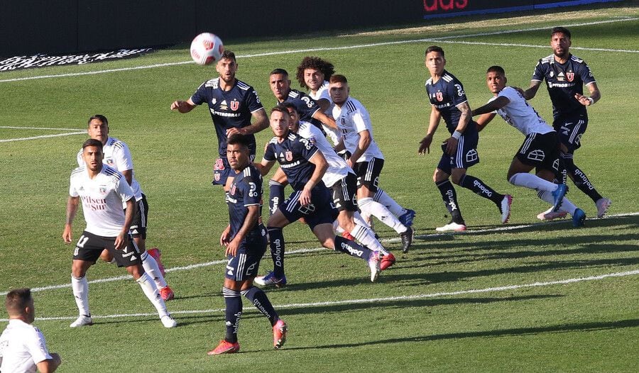 Colo Colo y Universidad de Chile vuelven a coincidir en el Superclásico. El partido se disputa en el Estadio Monumental. La U no gana ahí hace 21 años.