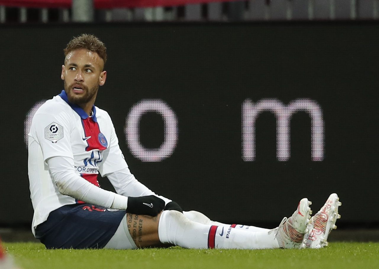 Nike reveló que terminó su relación comercial con Neymar después de que el futbolista fuera acusado por una trabajadora de la compañía de una supuesta agresión sexual.