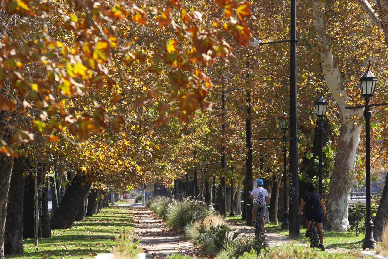 Parque Forestal durante segundo dia de cuarentena total de la Región Metropolitana