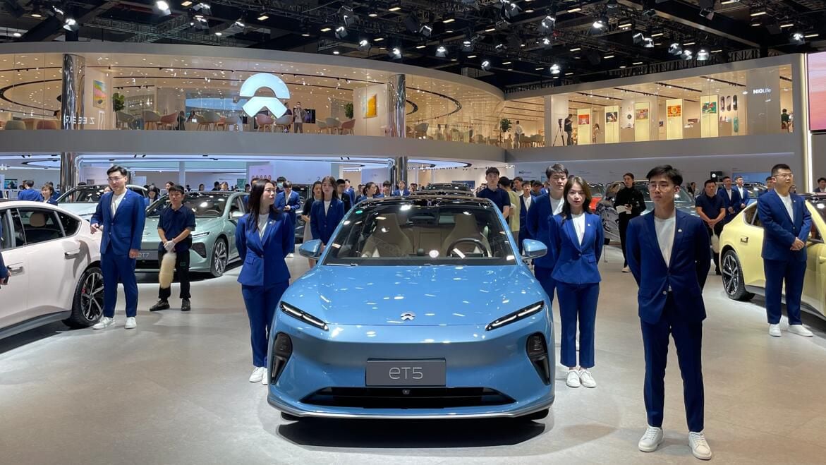 La música de la fiesta en la industria automotriz la escoge China