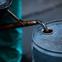 Petrolera rusa envía barriles a Chile para entrega a estatal boliviana