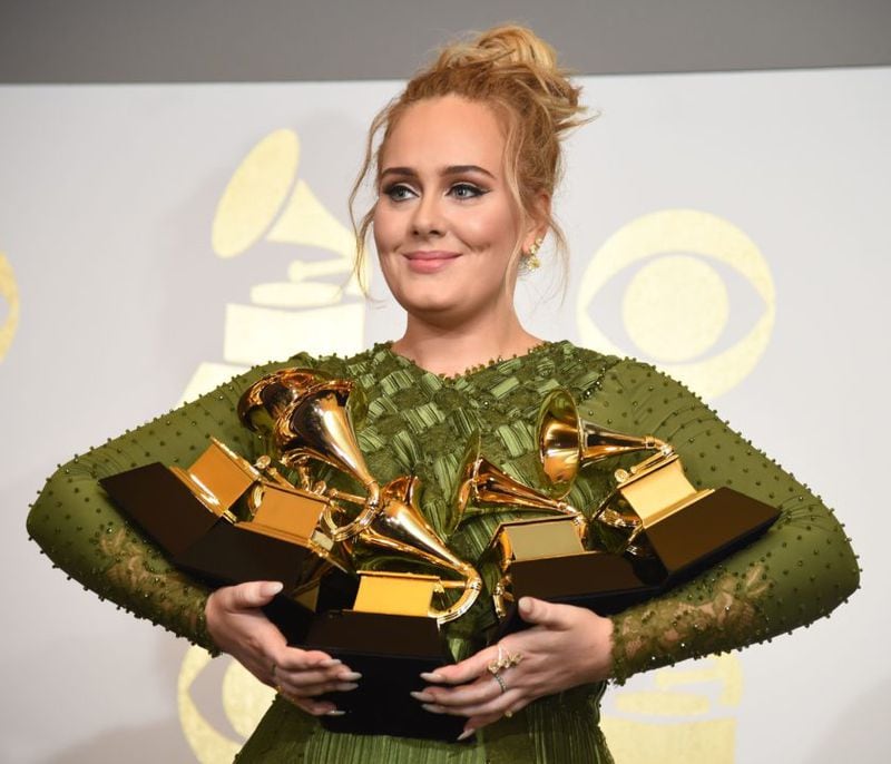 La noche de éxito y bochorno de Adele en los premios Grammy La Tercera