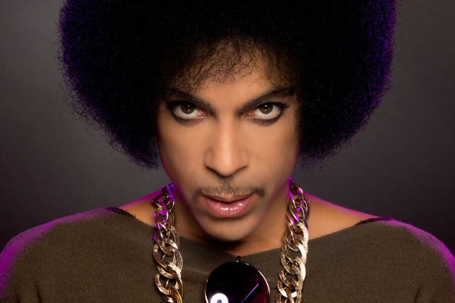 Mas De 20 Discos De Prince Llegan Por Primera Vez A Las Plataformas De Streaming La Tercera