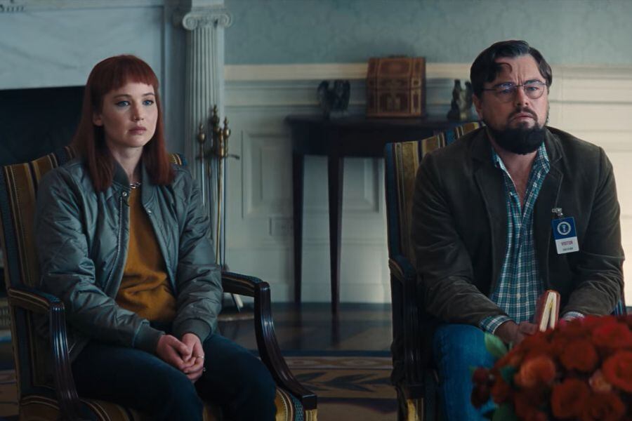 Jennifer Lawrence y Leonardo DiCaprio no logran convencer a Meryl Streep  sobre la amenaza de un asteroide en el nuevo nuevo clip de Don't Look Up -  La Tercera