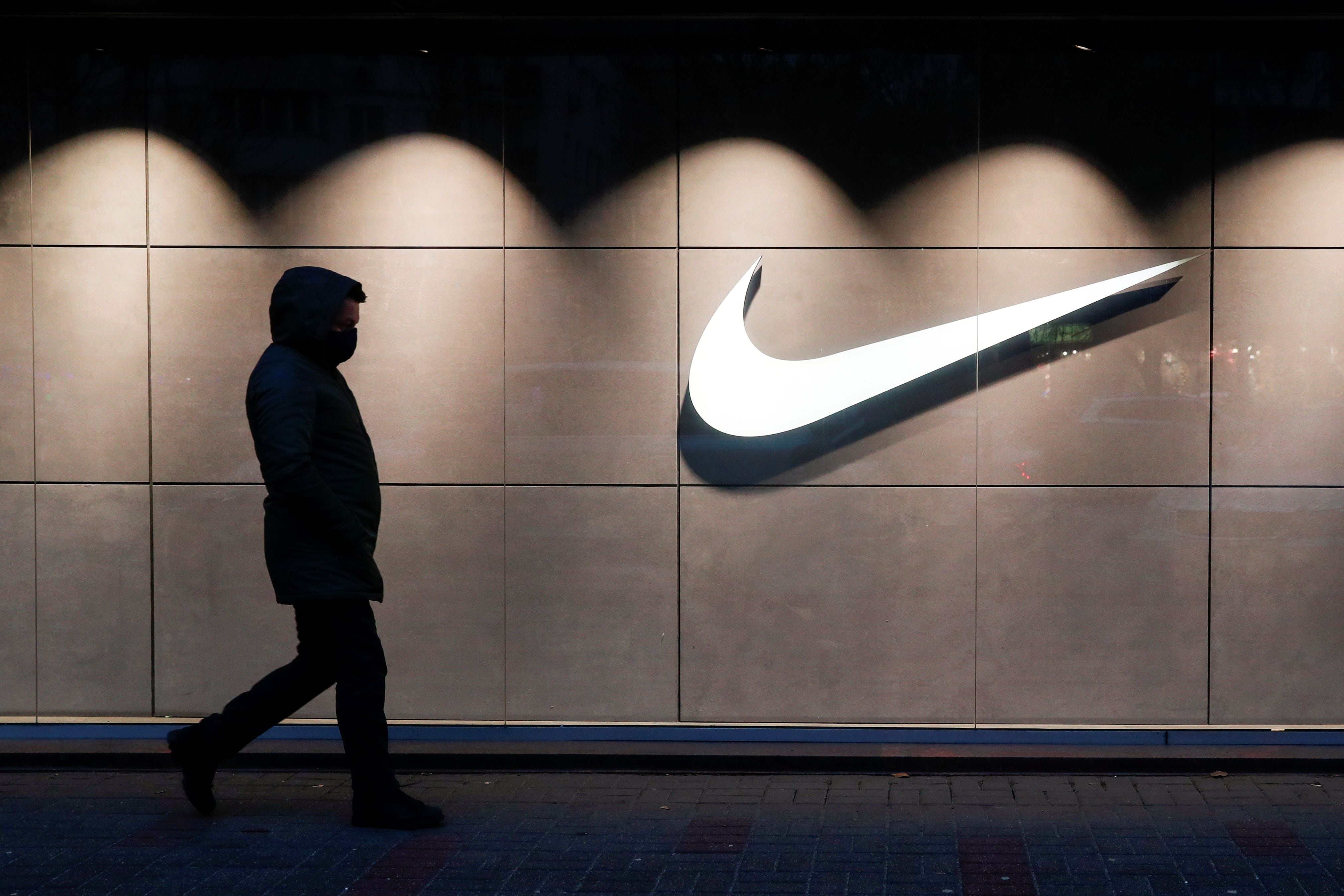 Escala conflicto entre Nike y la ANFP: Firma acusa de “actuar abusivo” y “mala fe” entidad que rige fútbol chileno - La