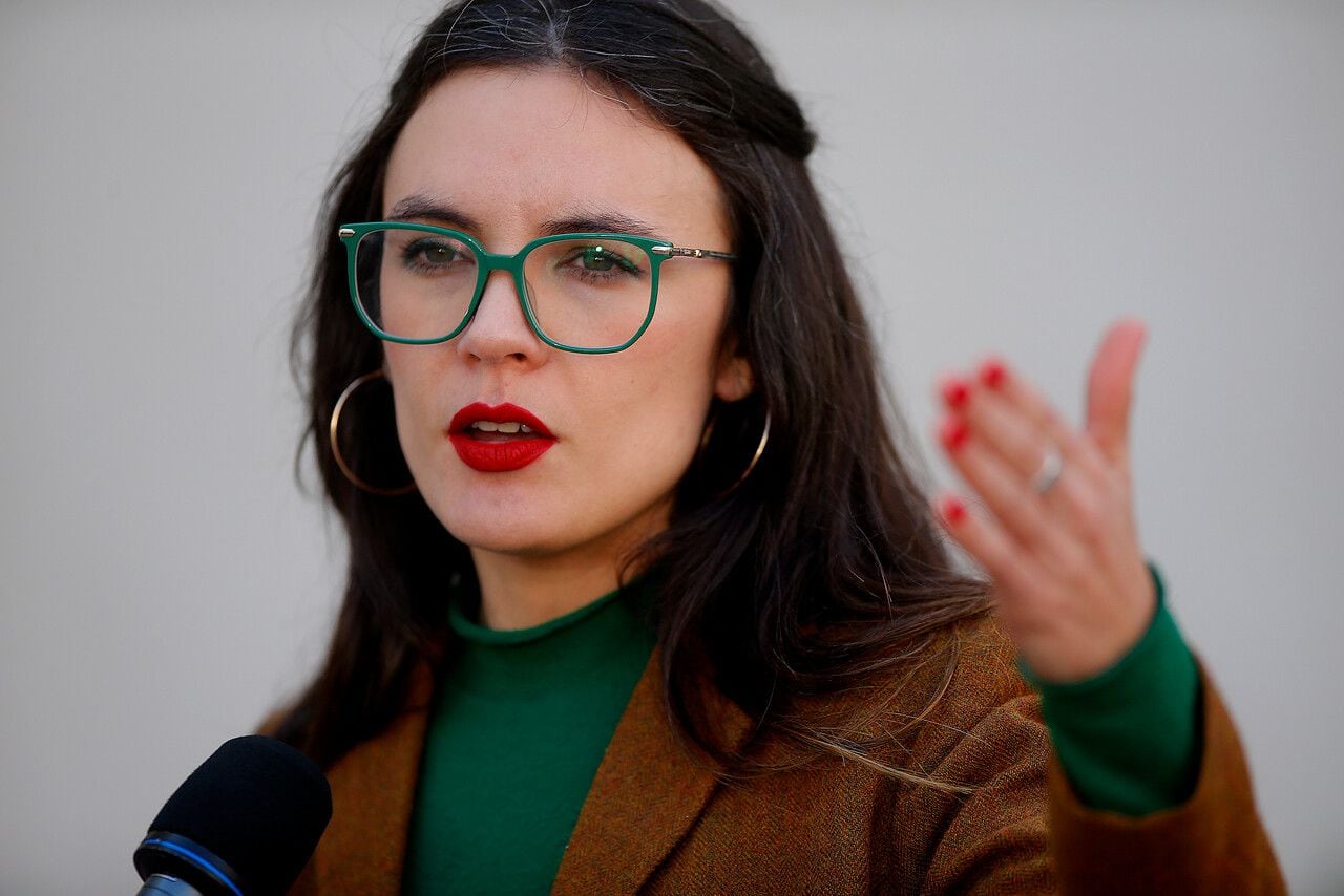 La Vocera de Gobierno Camila Vallejo, emite unas palabras sobre la contingencia nacional, en el Palacio de la Moneda.
FOTO: CRISTOBAL ESCOBAR/AGENCIAUNO