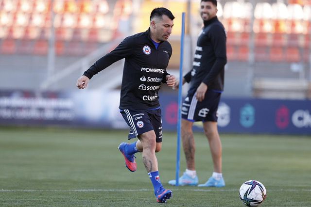 Gary Medel, durante el entrenamiento