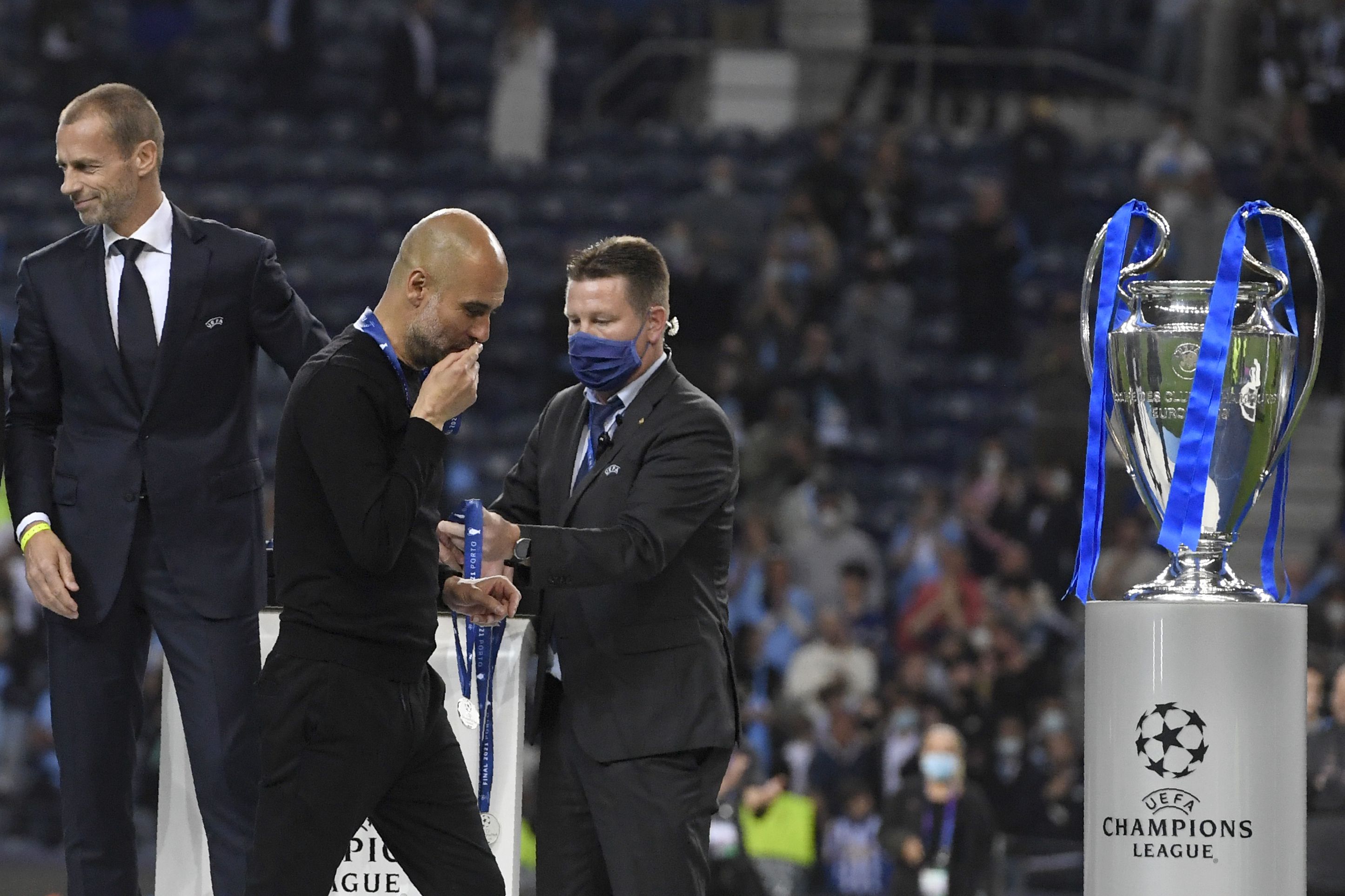 La prensa internacional llena de críticas a Josep Guardiola por la táctica y estrategia mostrada en la final de la Champions League.