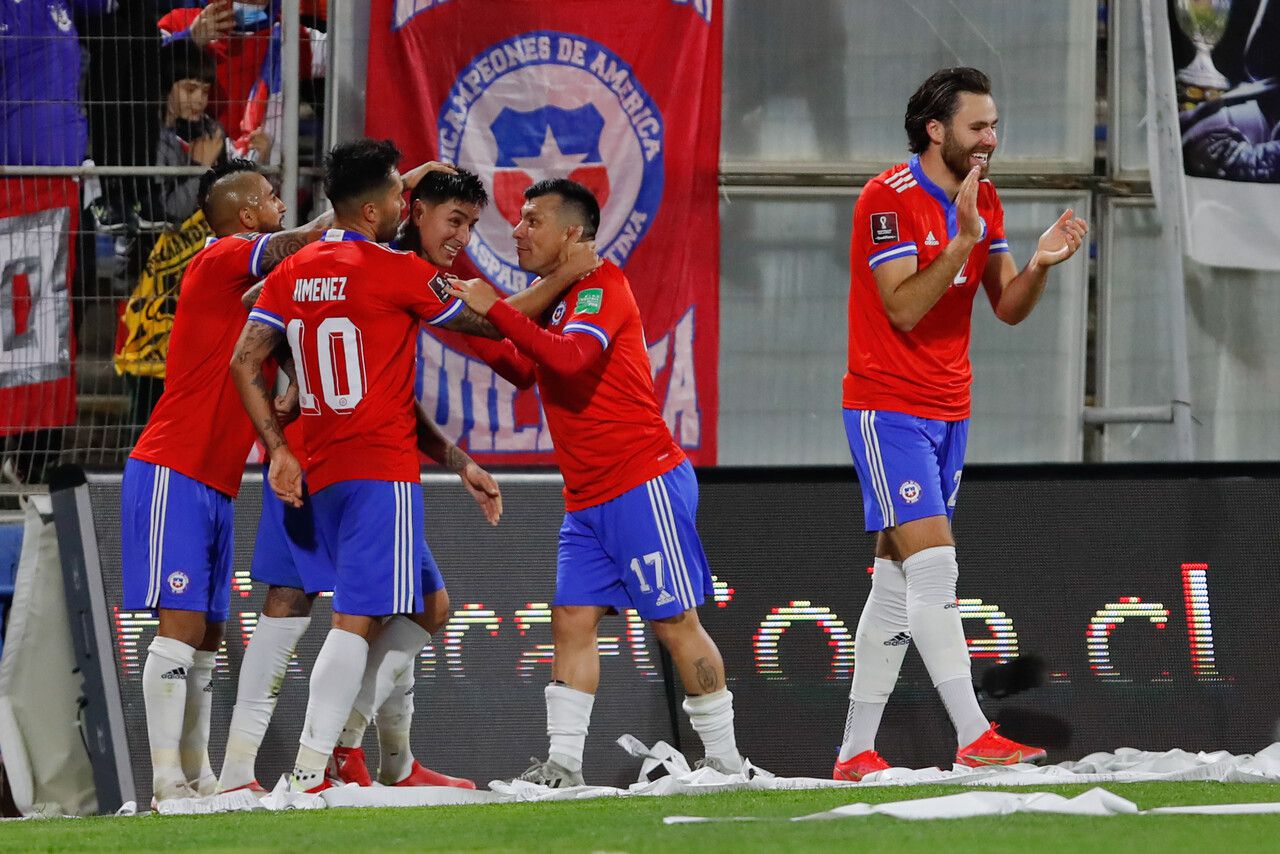 La Selección Chilena celebra frente a Venezuela, en San Carlos de Apoquindo. Sigue minuto a minuto este partido entre Chile y Venezuela.