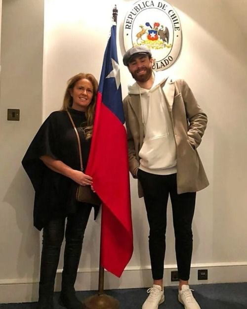 El delantero inglés Ben Brereton, en el consulado chileno en Londres.