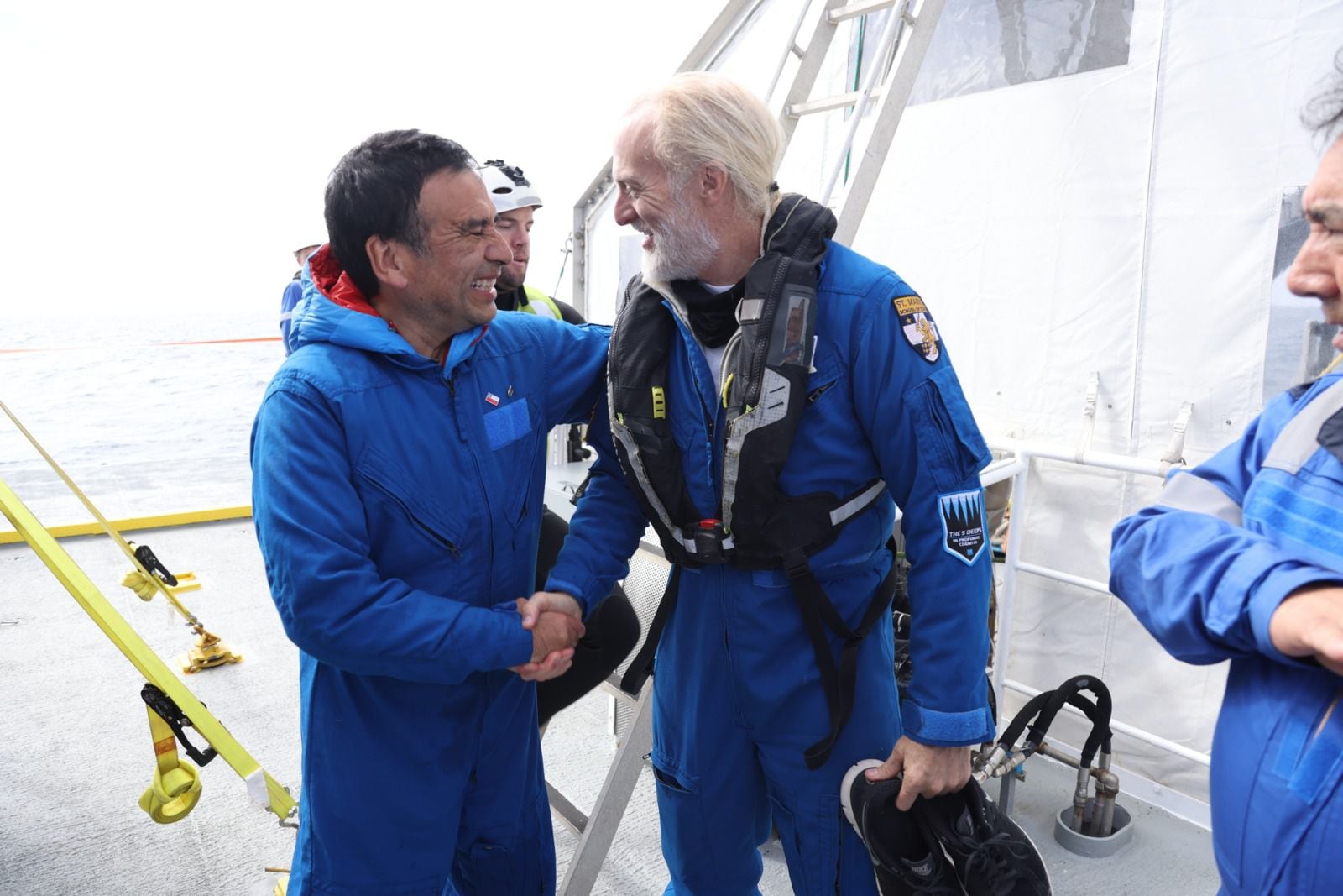 El director del IMO Osvaldo Ulloa y el explorador Víctor Vescovo. 