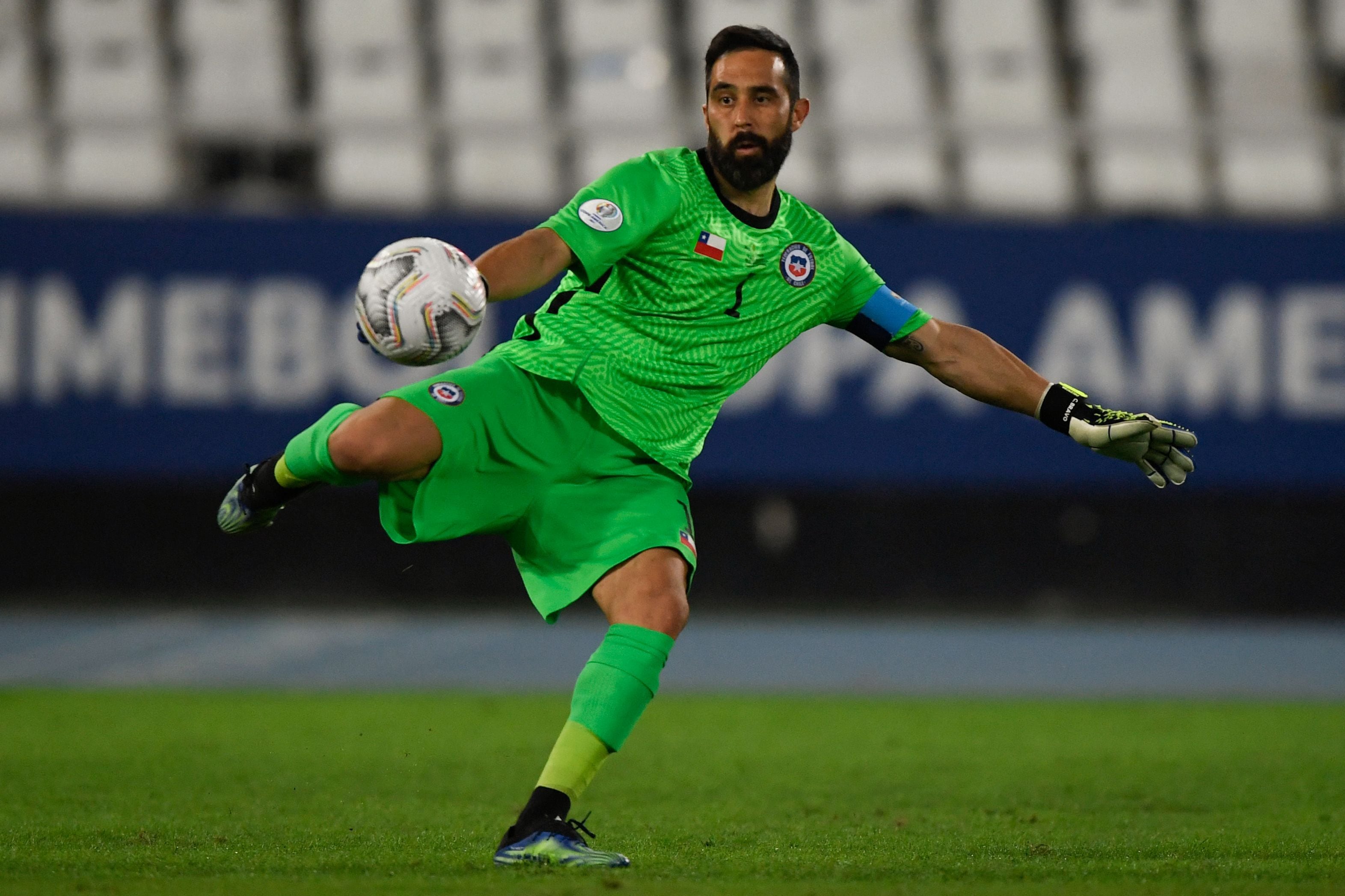 Claudio Bravo, en el partido entre Brasil y Chile