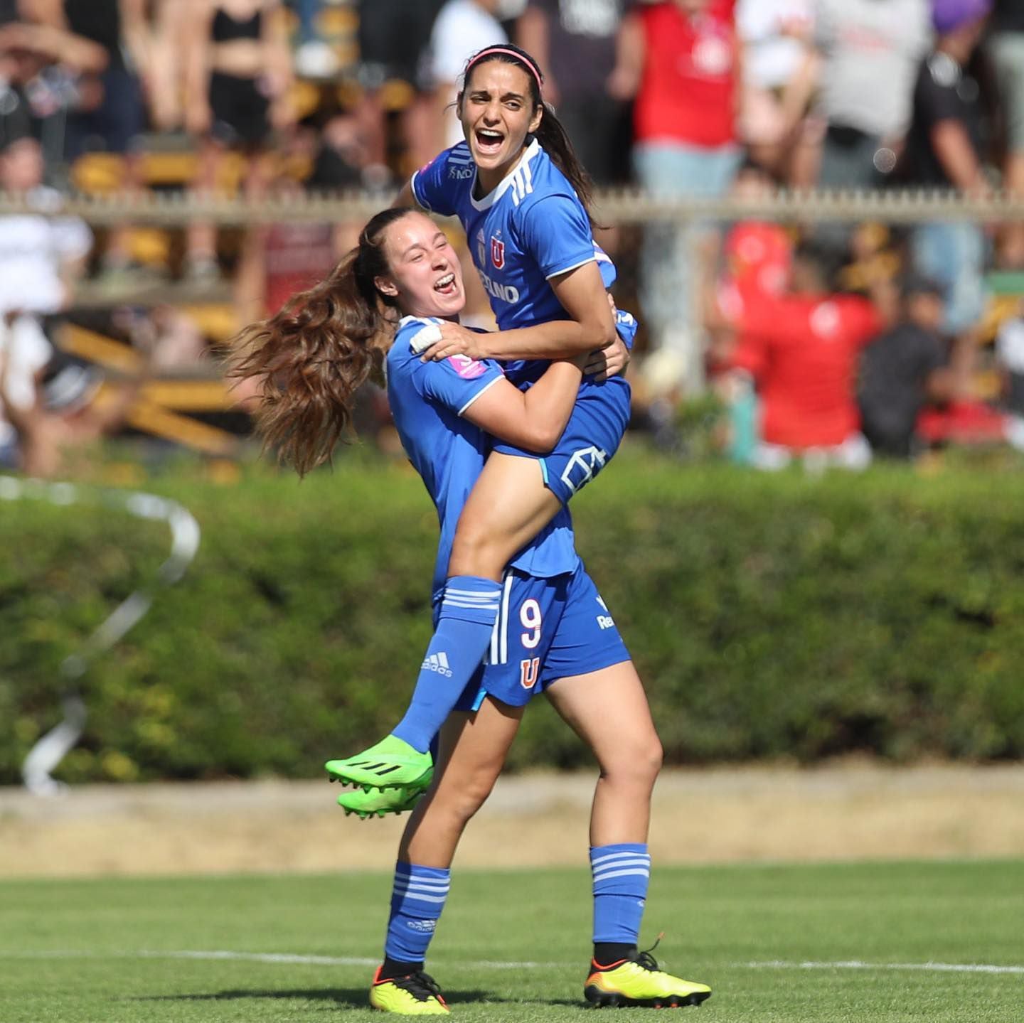 Daniela Zamora y Sonya Keefe