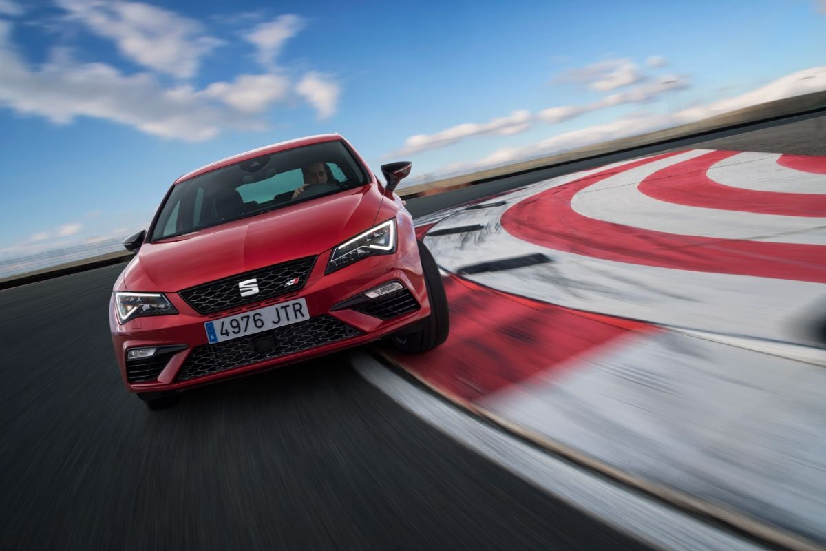 New-SEAT-Leon-Cupra-300-015H_O_HD