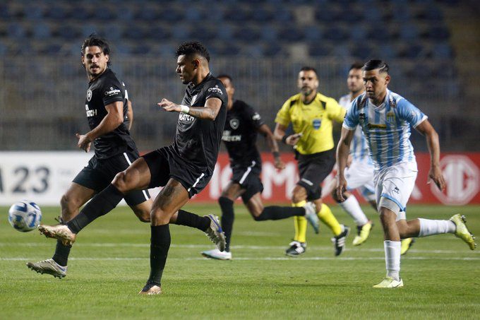 Magallanes v Botafogo