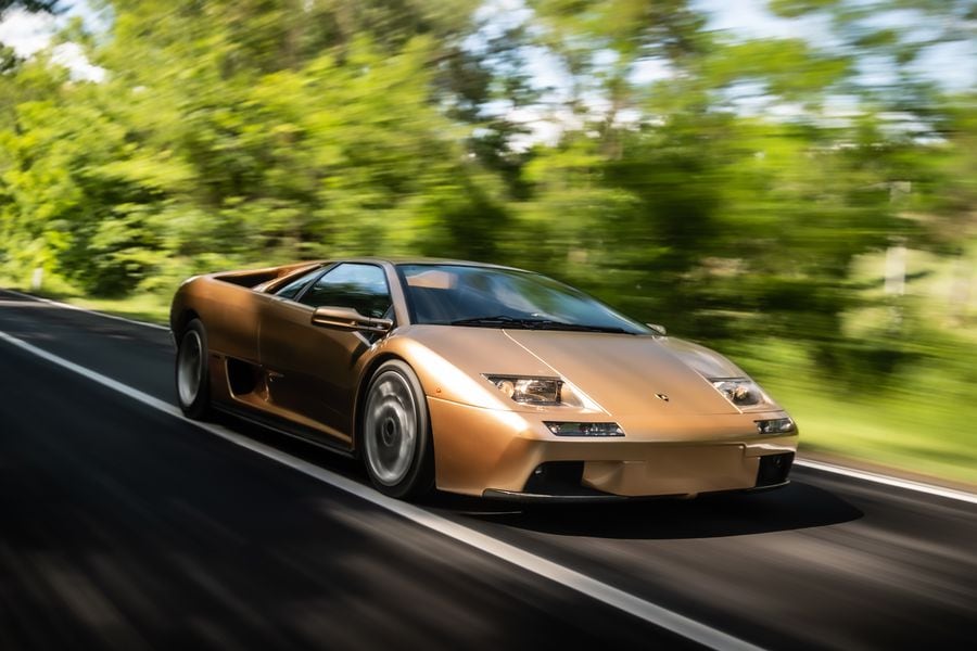 Fiesta en Italia: Lamborghini celebra los 30 años del visceral Diablo - La  Tercera