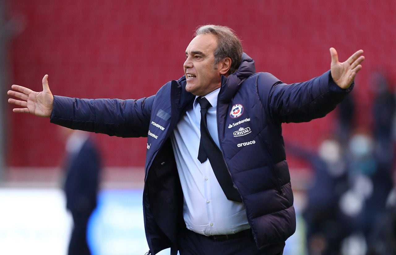 Martín Lasarte, durante el partido entre Ecuador y Chile, en Quito