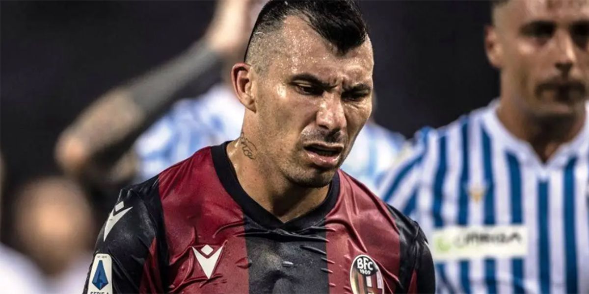 Gary Medel, en un partido del Bologna.